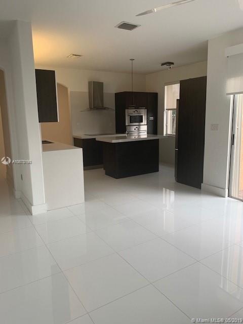 ISLANDS AT DORAL NORTHWES - Residential