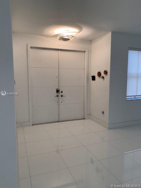 ISLANDS AT DORAL NORTHWES - Residential