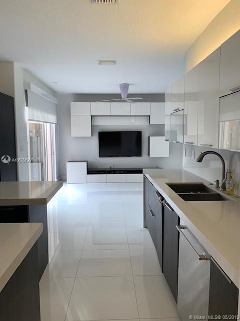 ISLANDS AT DORAL NORTHWES - Residential