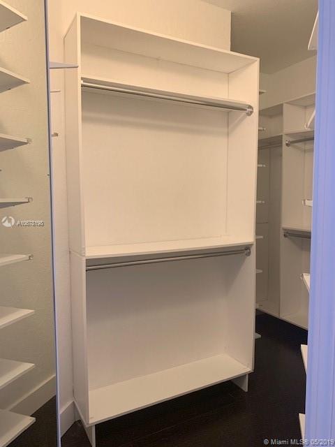 ISLANDS AT DORAL NORTHWES - Residential