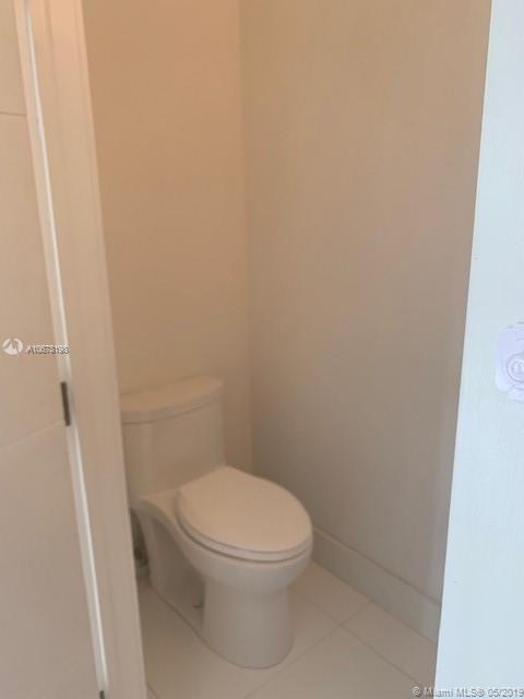 ISLANDS AT DORAL NORTHWES - Residential