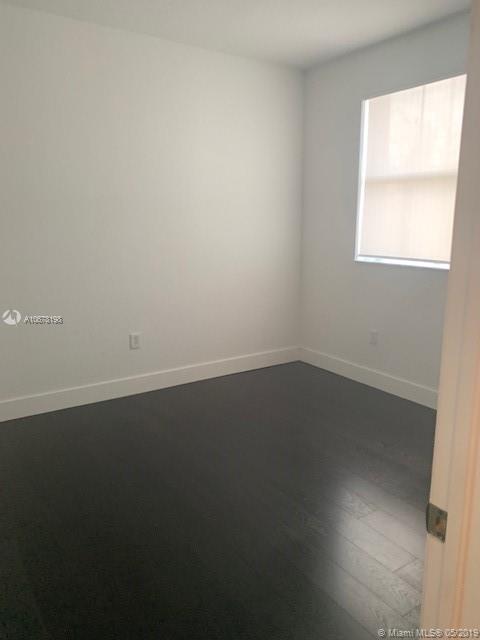 ISLANDS AT DORAL NORTHWES - Residential