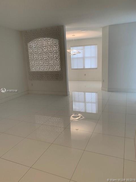 ISLANDS AT DORAL NORTHWES - Residential