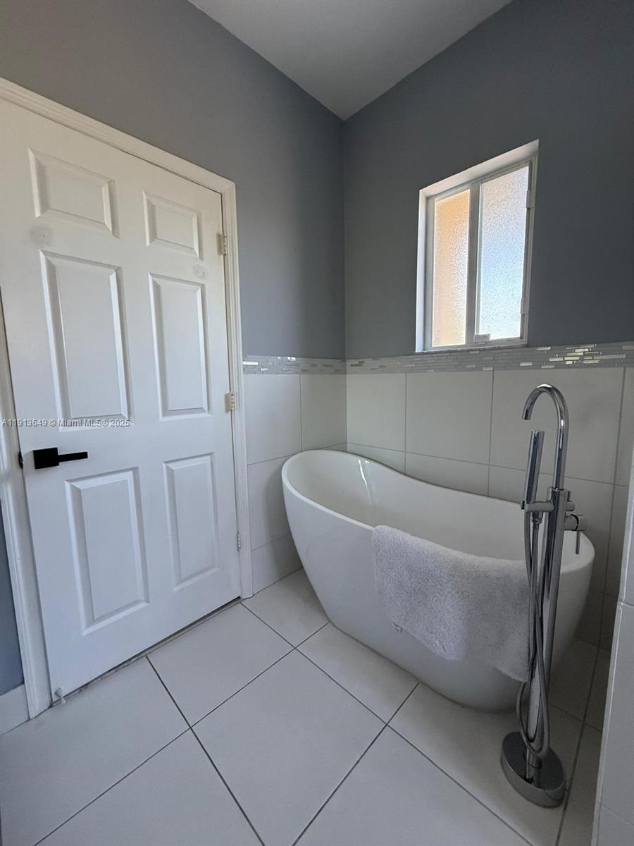 FERNANDOS PLACE - Residential Lease