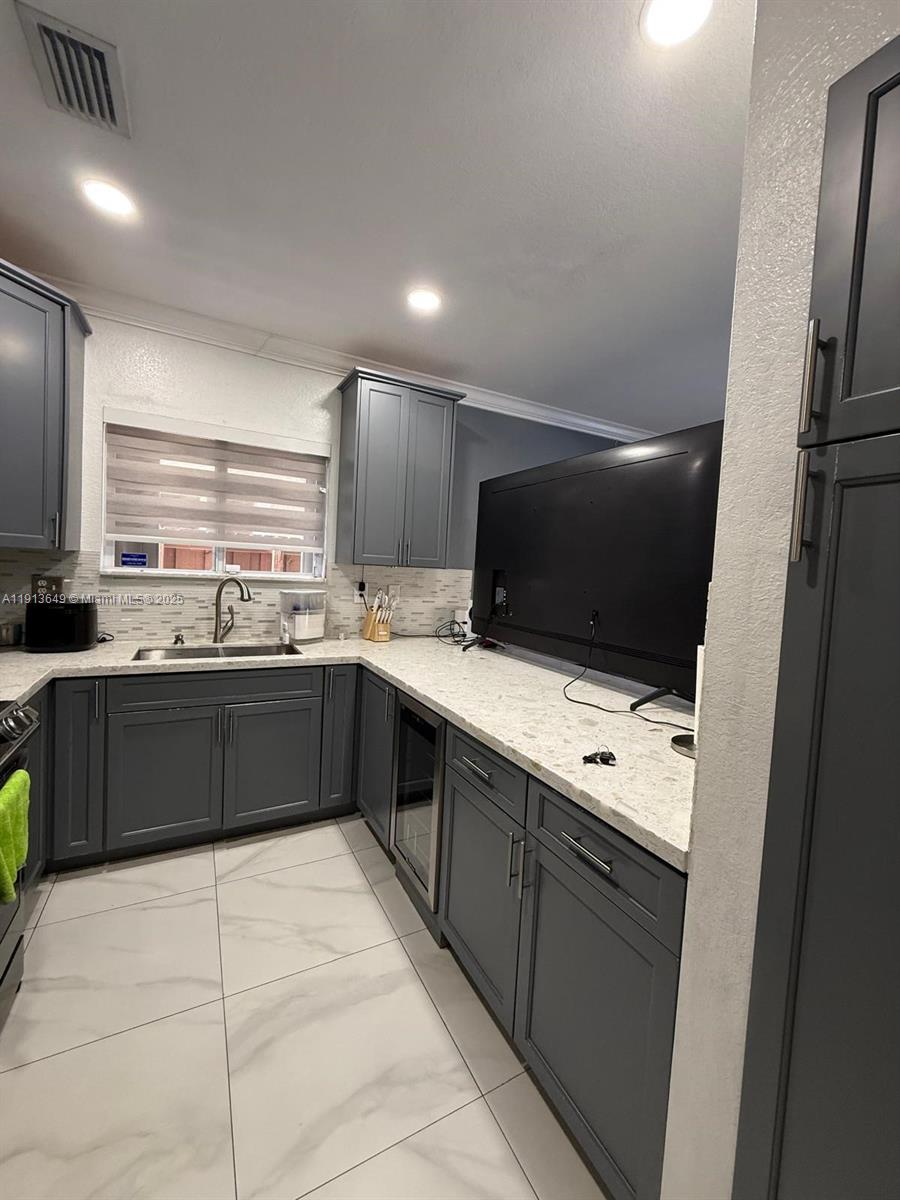 FERNANDOS PLACE - Residential Lease