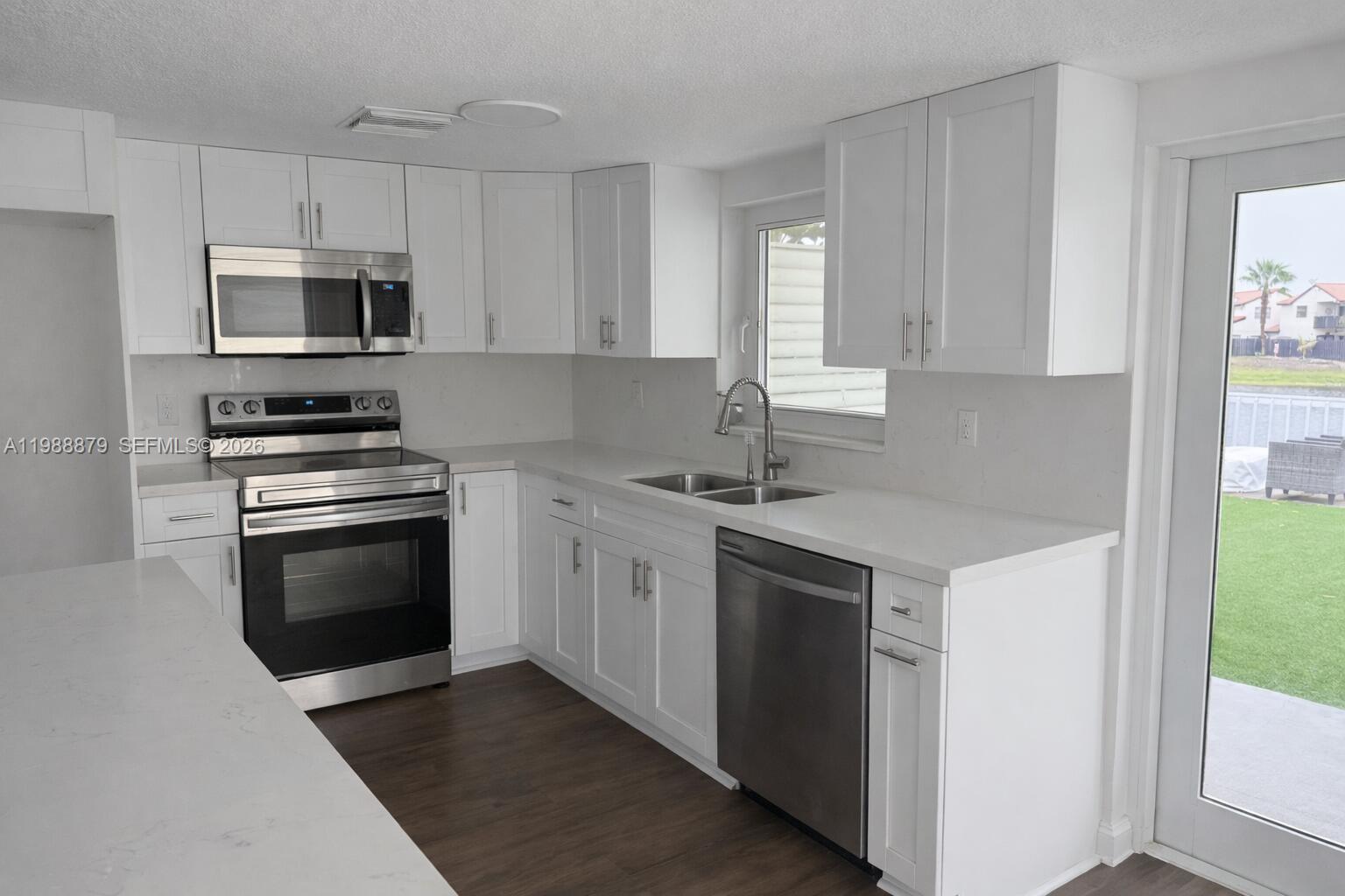 LAKES OF THE MEADOW-MEADO - Residential