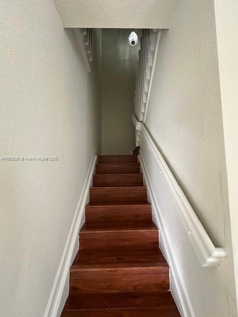 COURTS AT TUSCANY - Residential