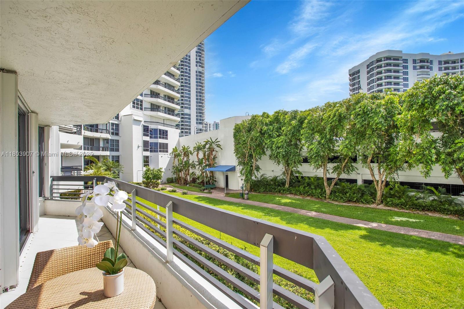 MYSTIC POINTE TOWER 500 C - Residential