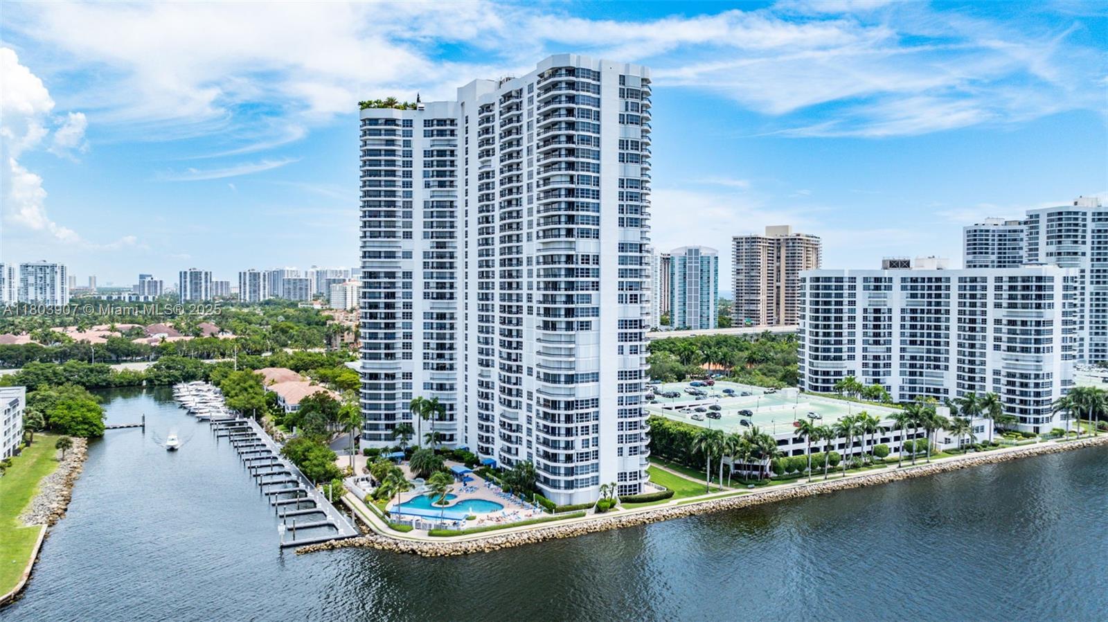 MYSTIC POINTE TOWER 500 C - Residential