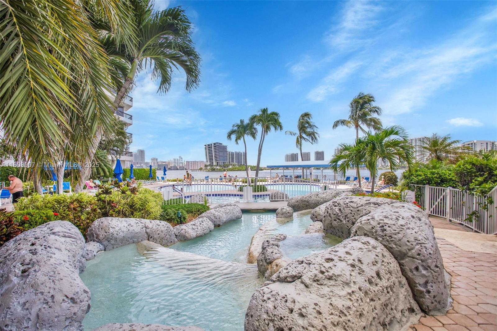 MYSTIC POINTE TOWER 500 C - Residential