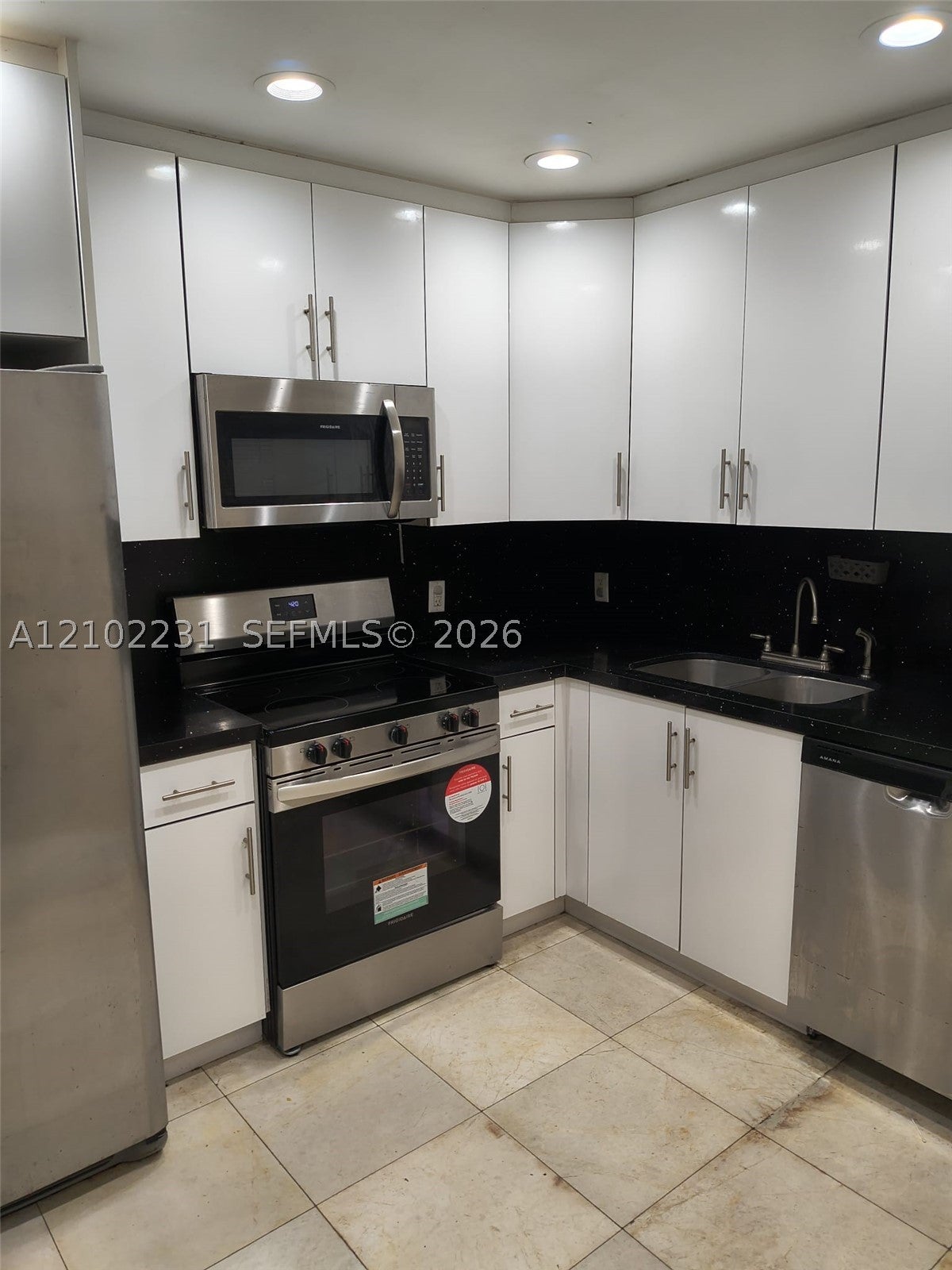 1777 Michigan Ave 206