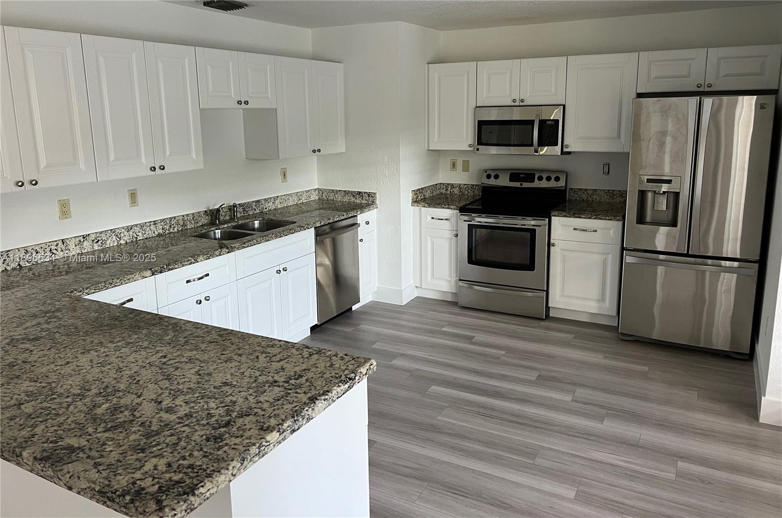 KESSLER GROVE SEC 3 - Residential Lease