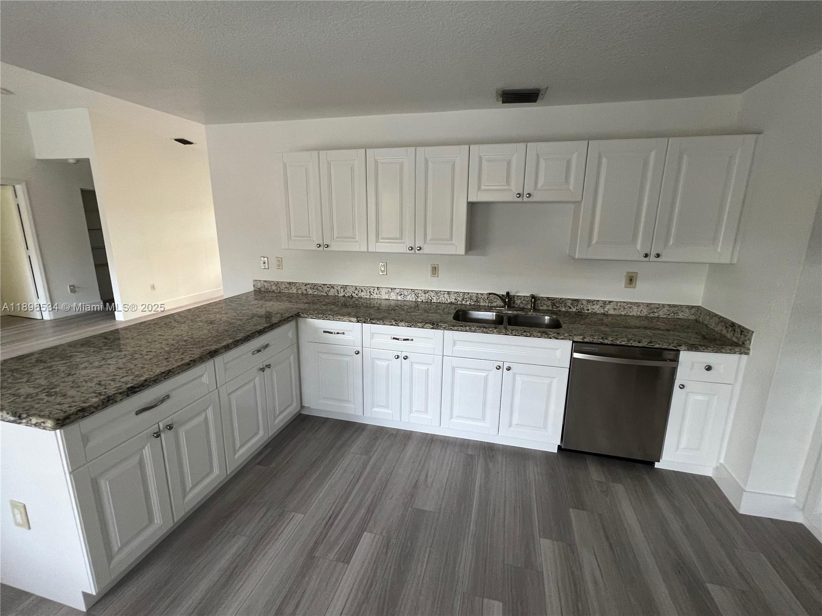 KESSLER GROVE SEC 3 - Residential Lease