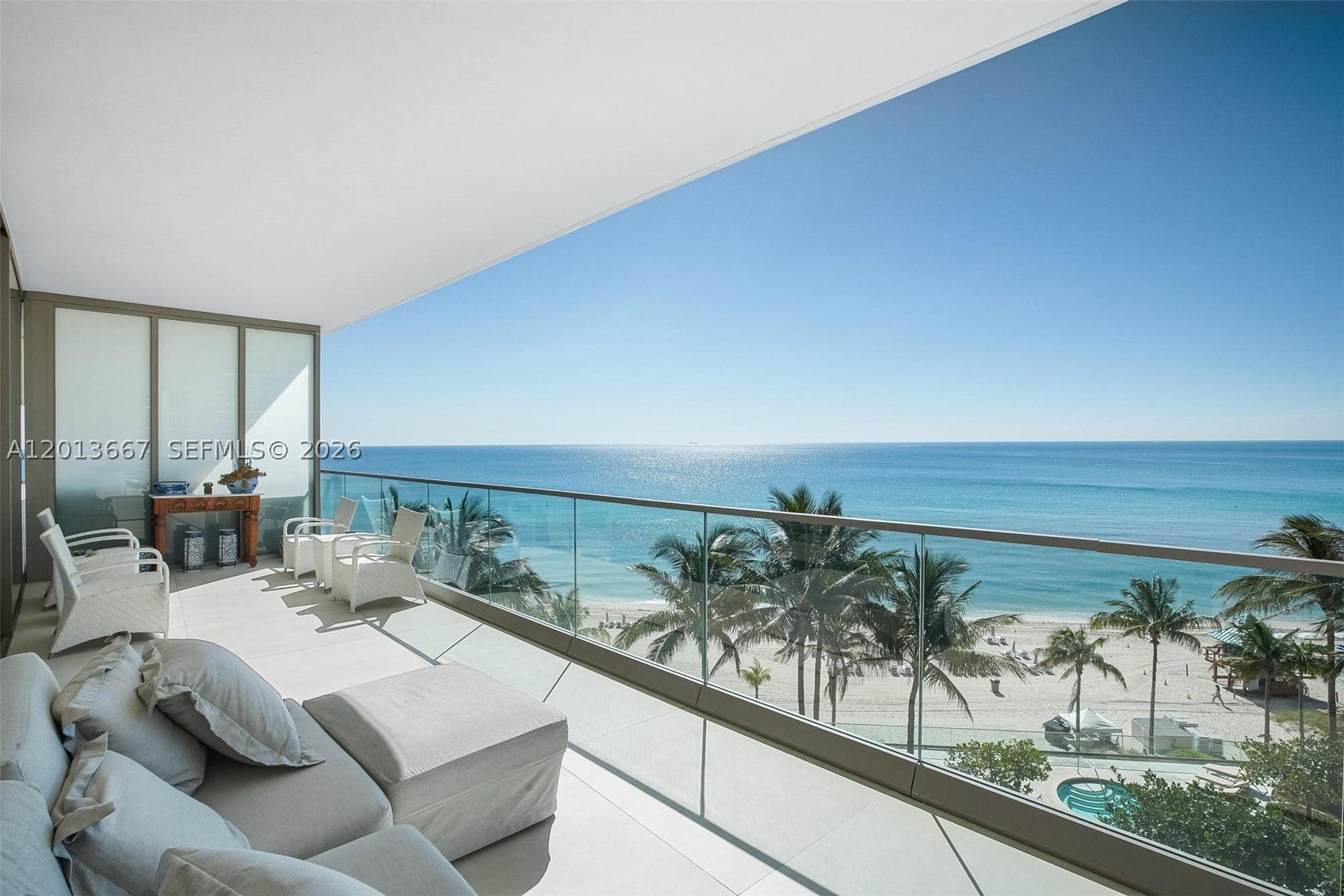18975 Collins Ave 501
