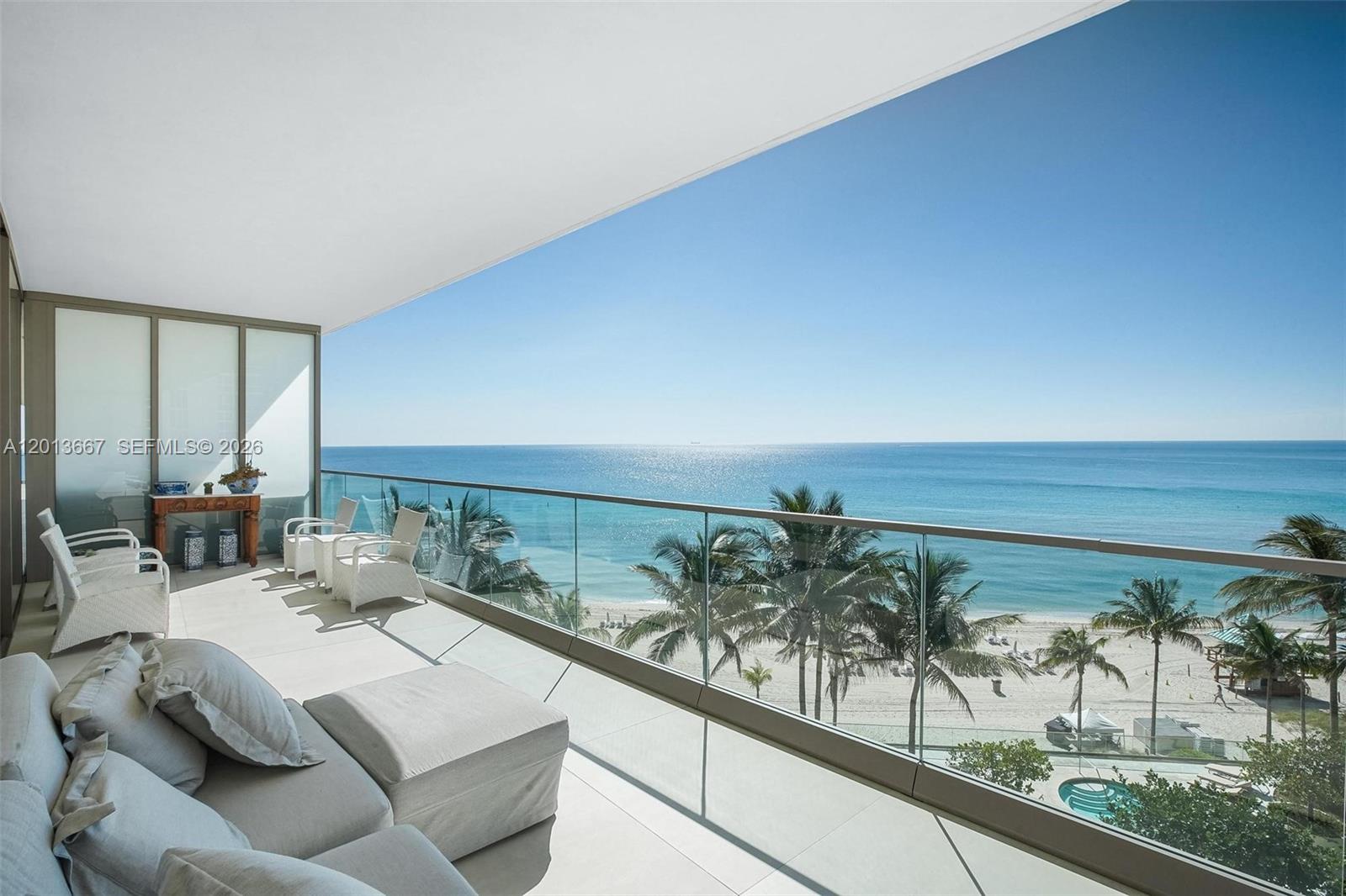 18975 Collins Ave 501