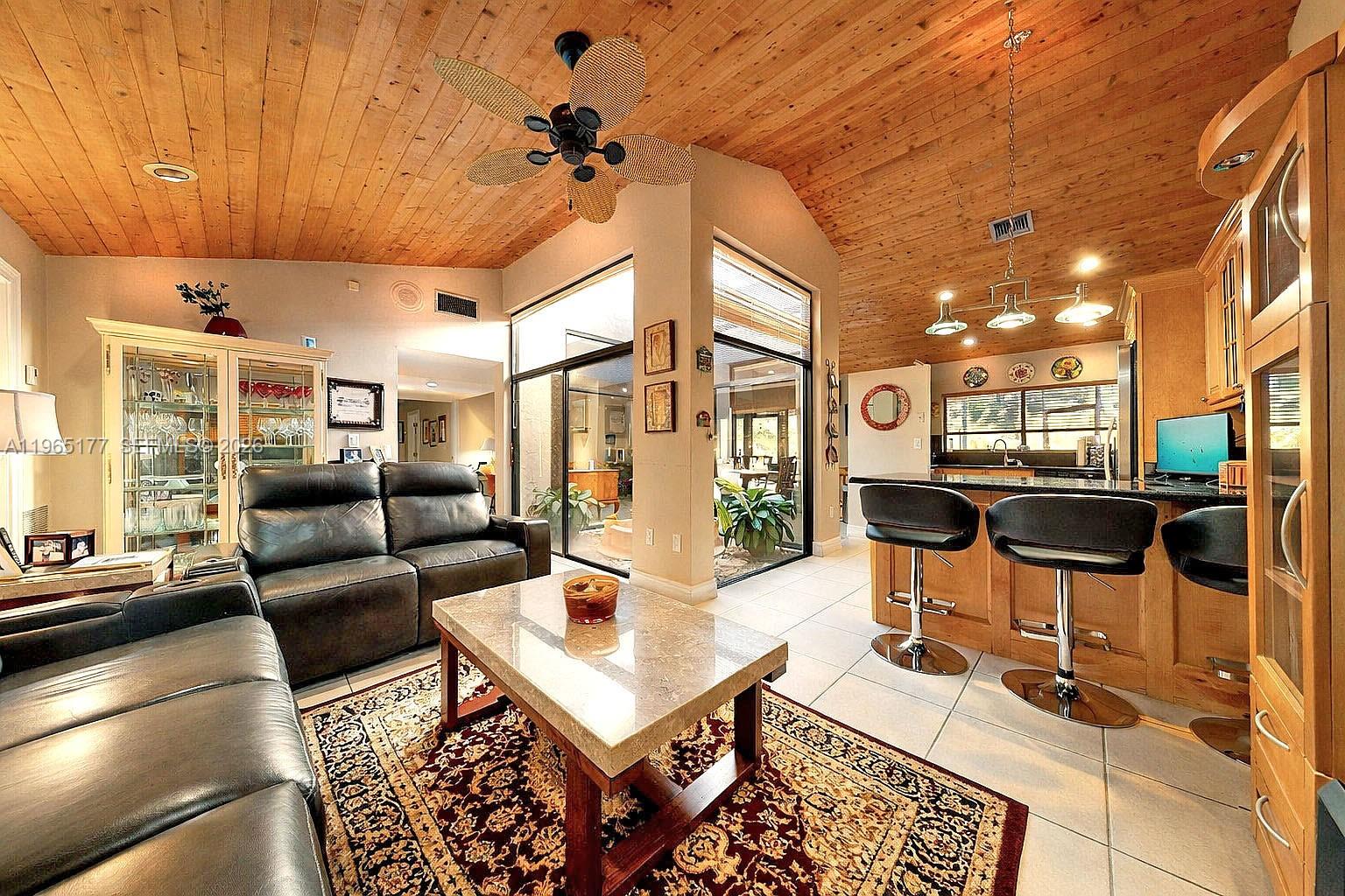 KENDALE COUNTRY CLUB ESTS - Residential