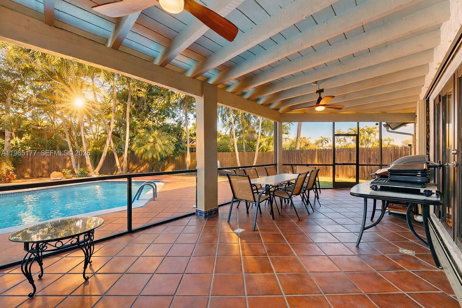 KENDALE COUNTRY CLUB ESTS - Residential