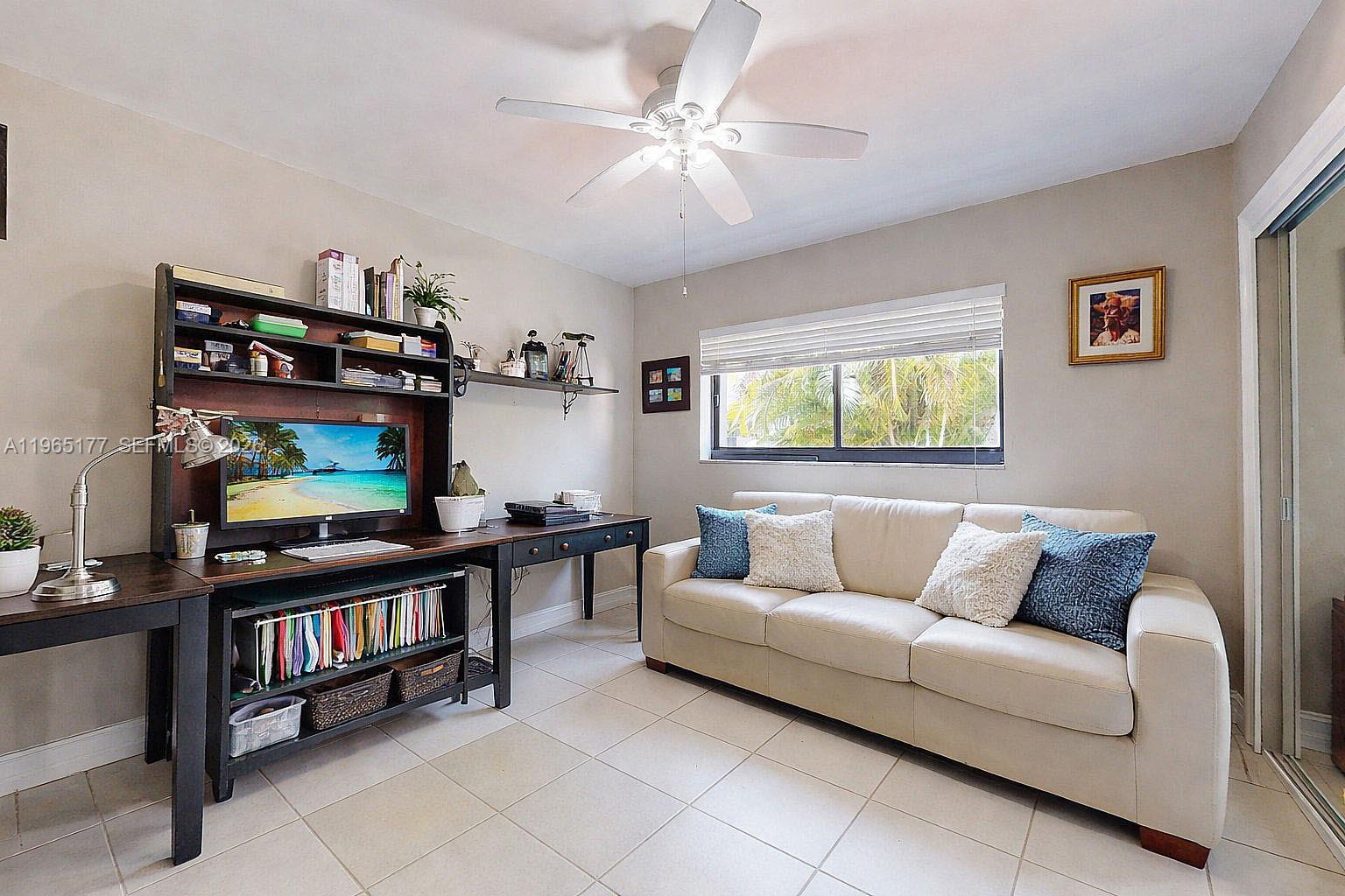 KENDALE COUNTRY CLUB ESTS - Residential