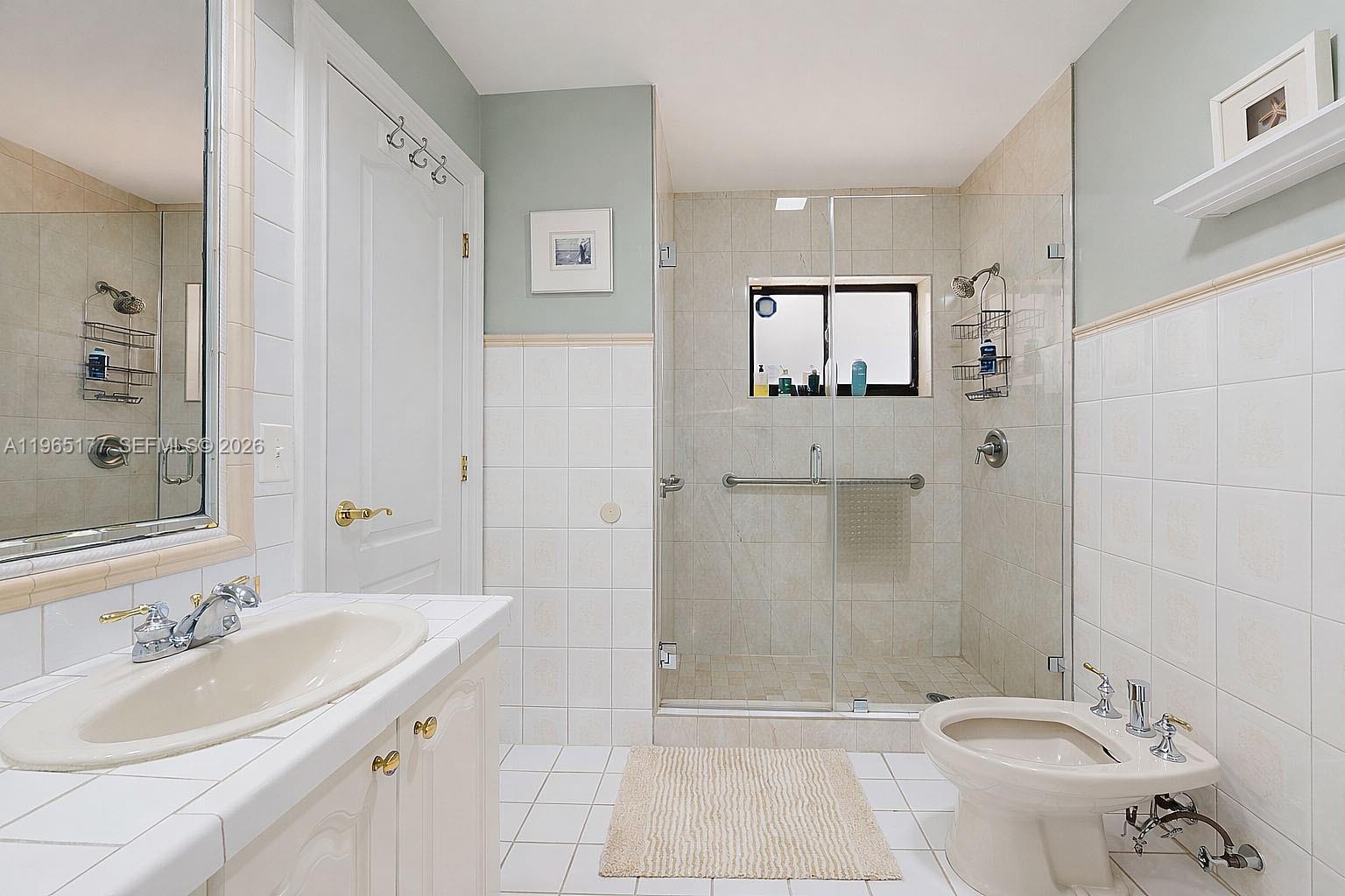 KENDALE COUNTRY CLUB ESTS - Residential