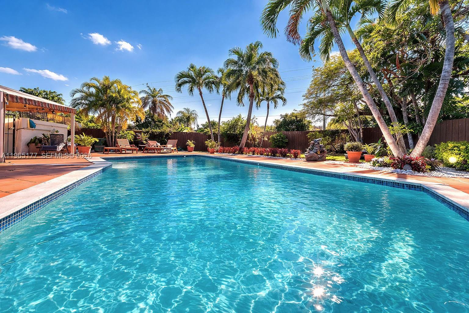 KENDALE COUNTRY CLUB ESTS - Residential