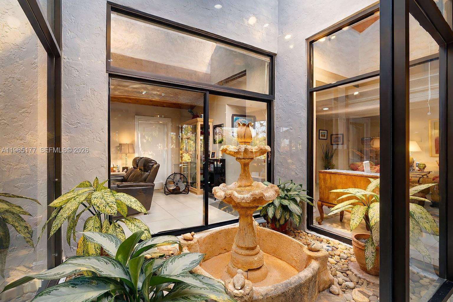 KENDALE COUNTRY CLUB ESTS - Residential