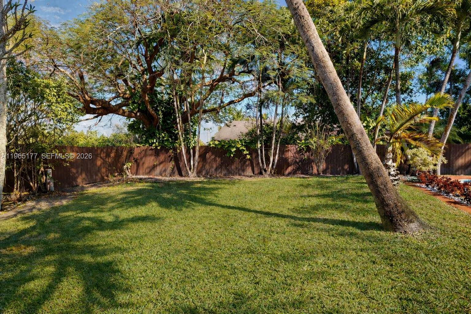 KENDALE COUNTRY CLUB ESTS - Residential