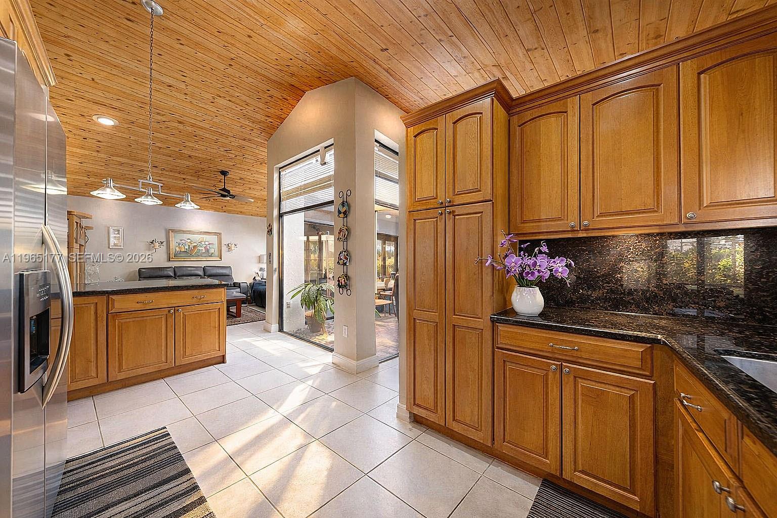 KENDALE COUNTRY CLUB ESTS - Residential