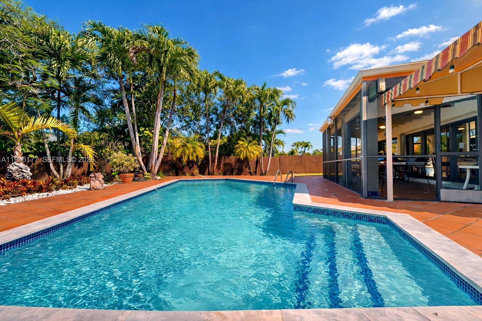 KENDALE COUNTRY CLUB ESTS - Residential