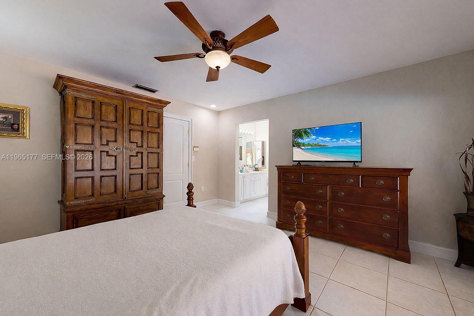 KENDALE COUNTRY CLUB ESTS - Residential