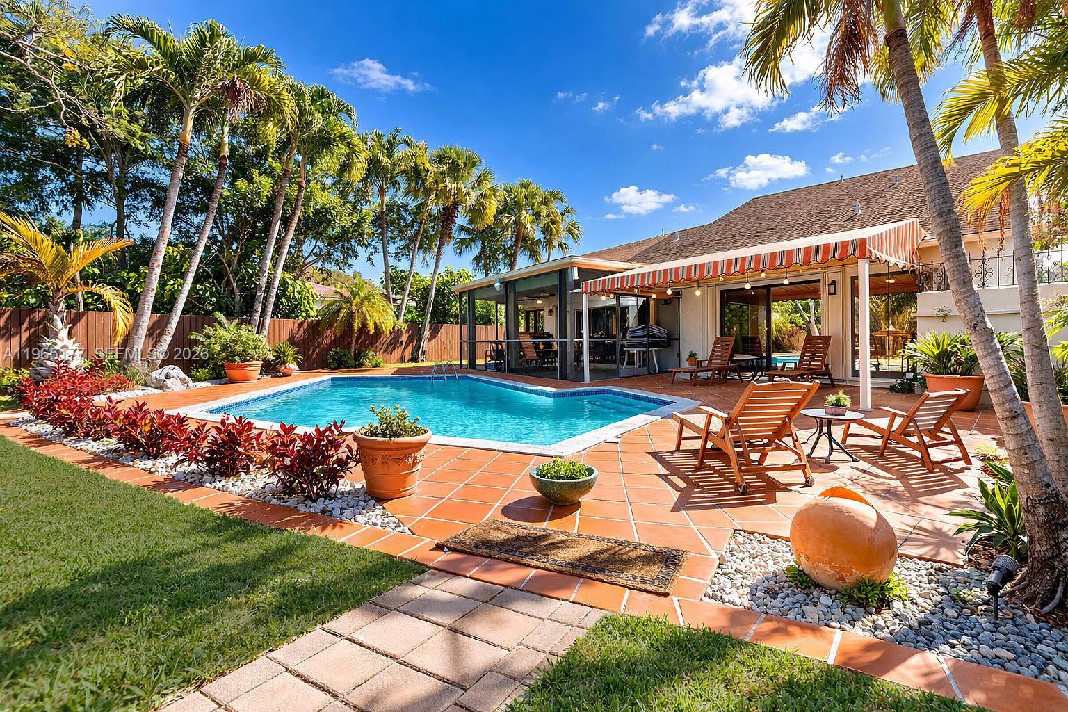 KENDALE COUNTRY CLUB ESTS - Residential