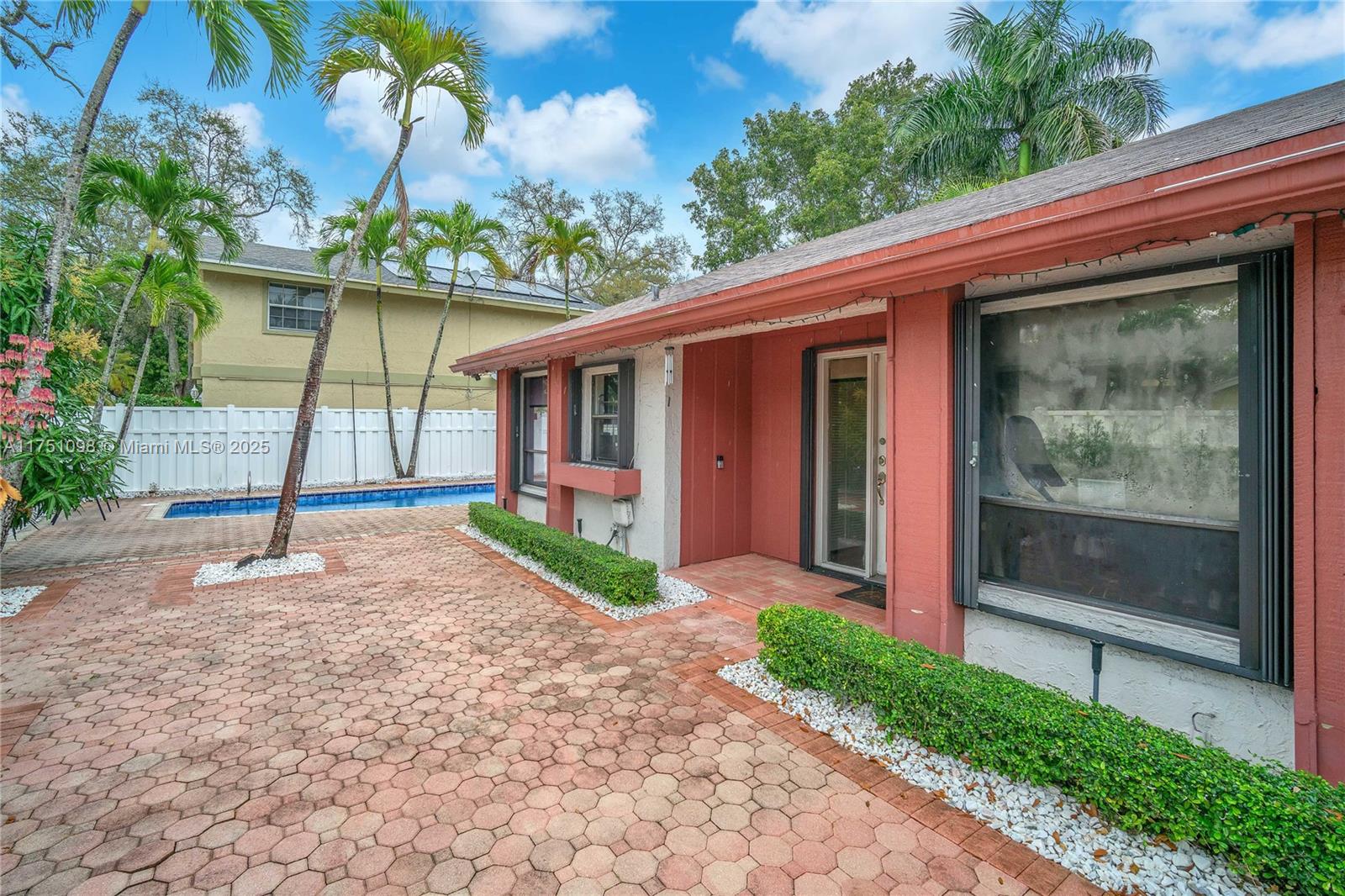 66 Forest Cir
