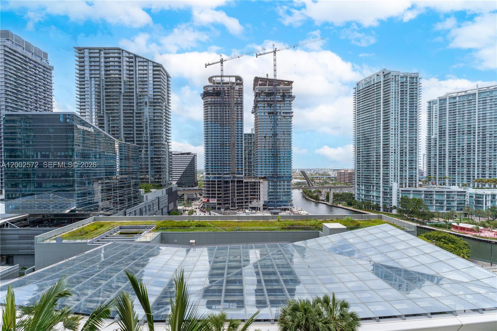 REACH CONDO - Residential