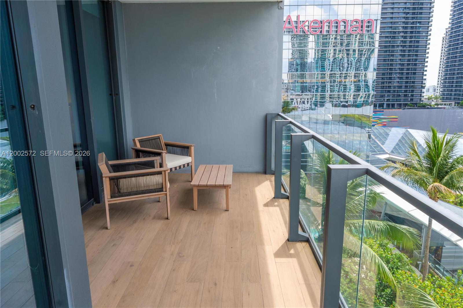 REACH CONDO - Residential