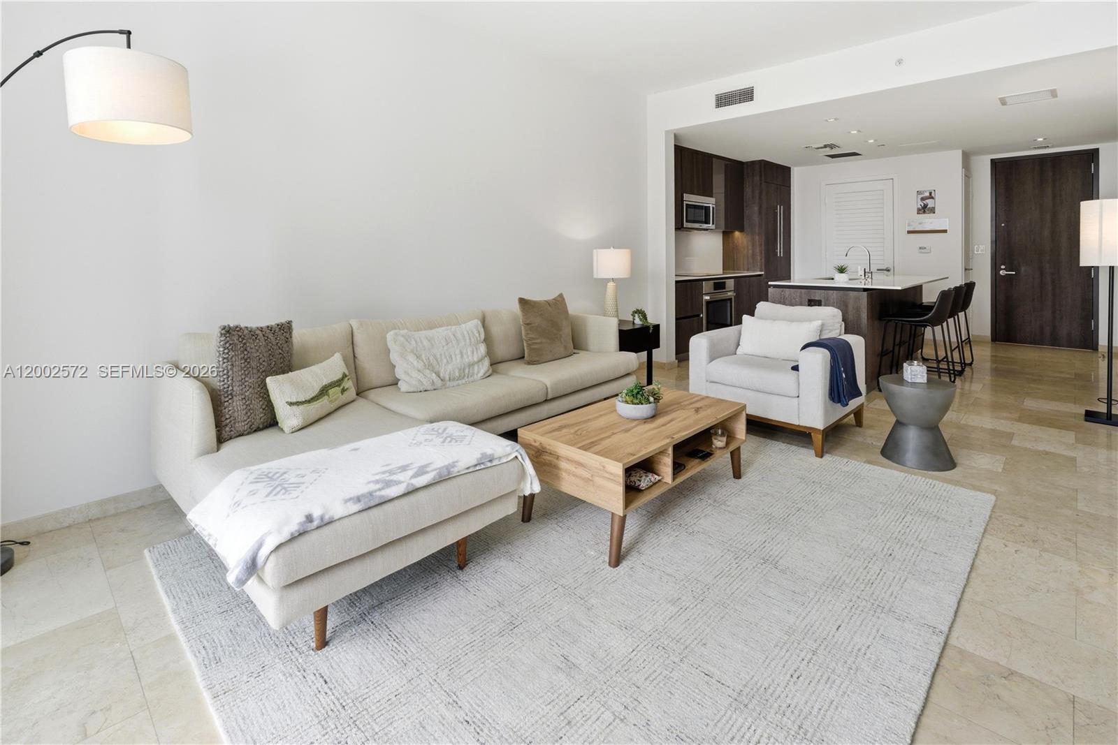 REACH CONDO - Residential