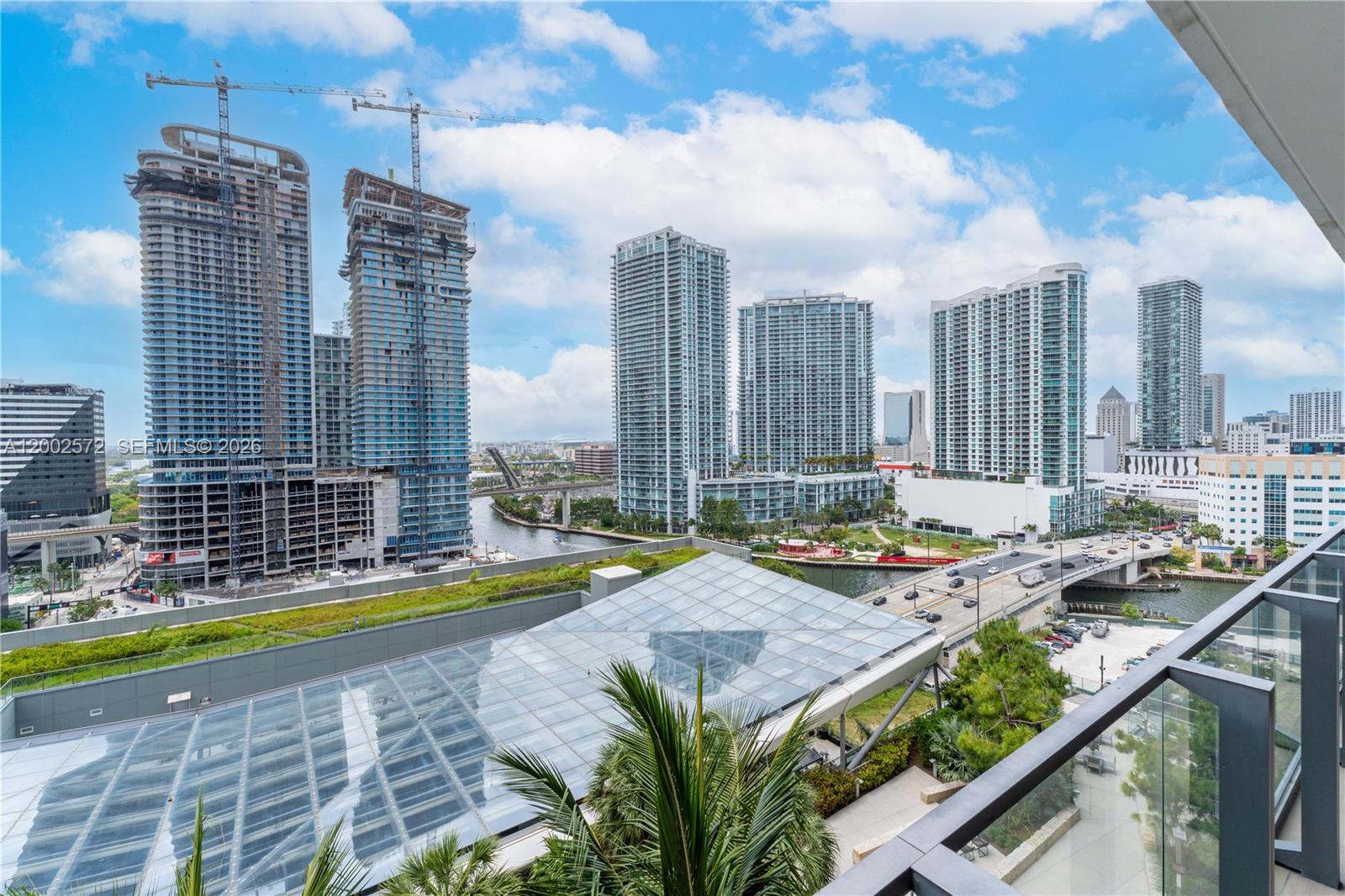 REACH CONDO - Residential