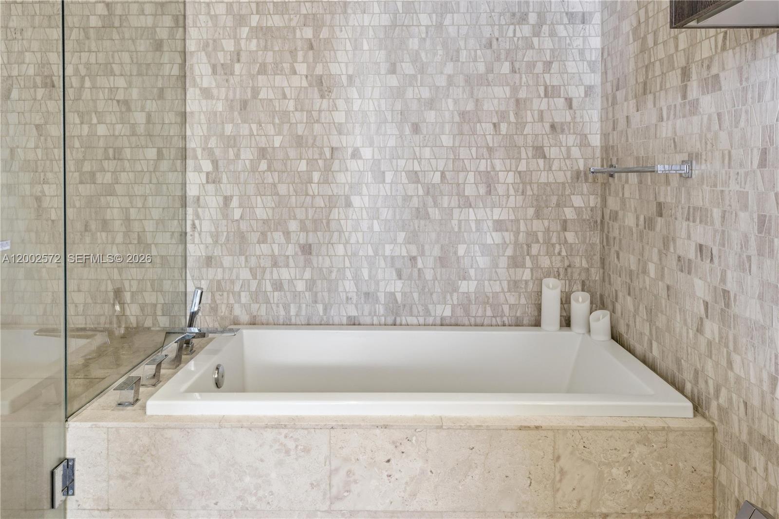 REACH CONDO - Residential