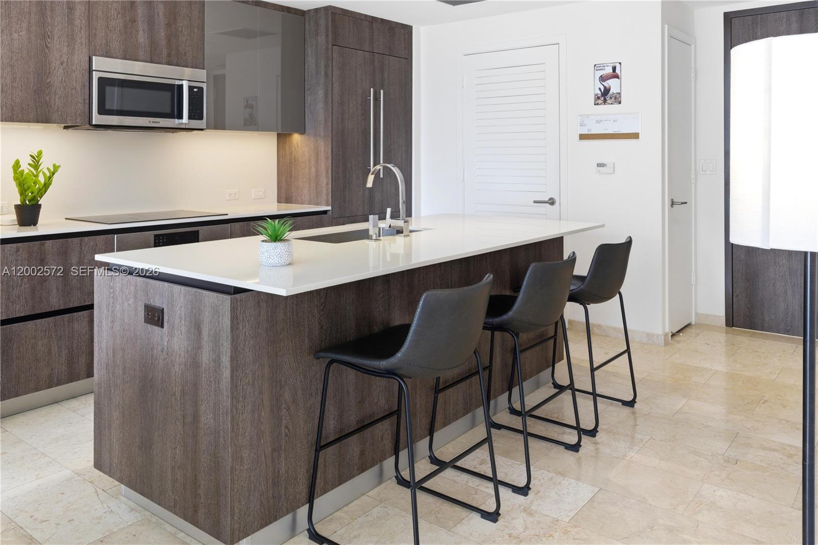 REACH CONDO - Residential