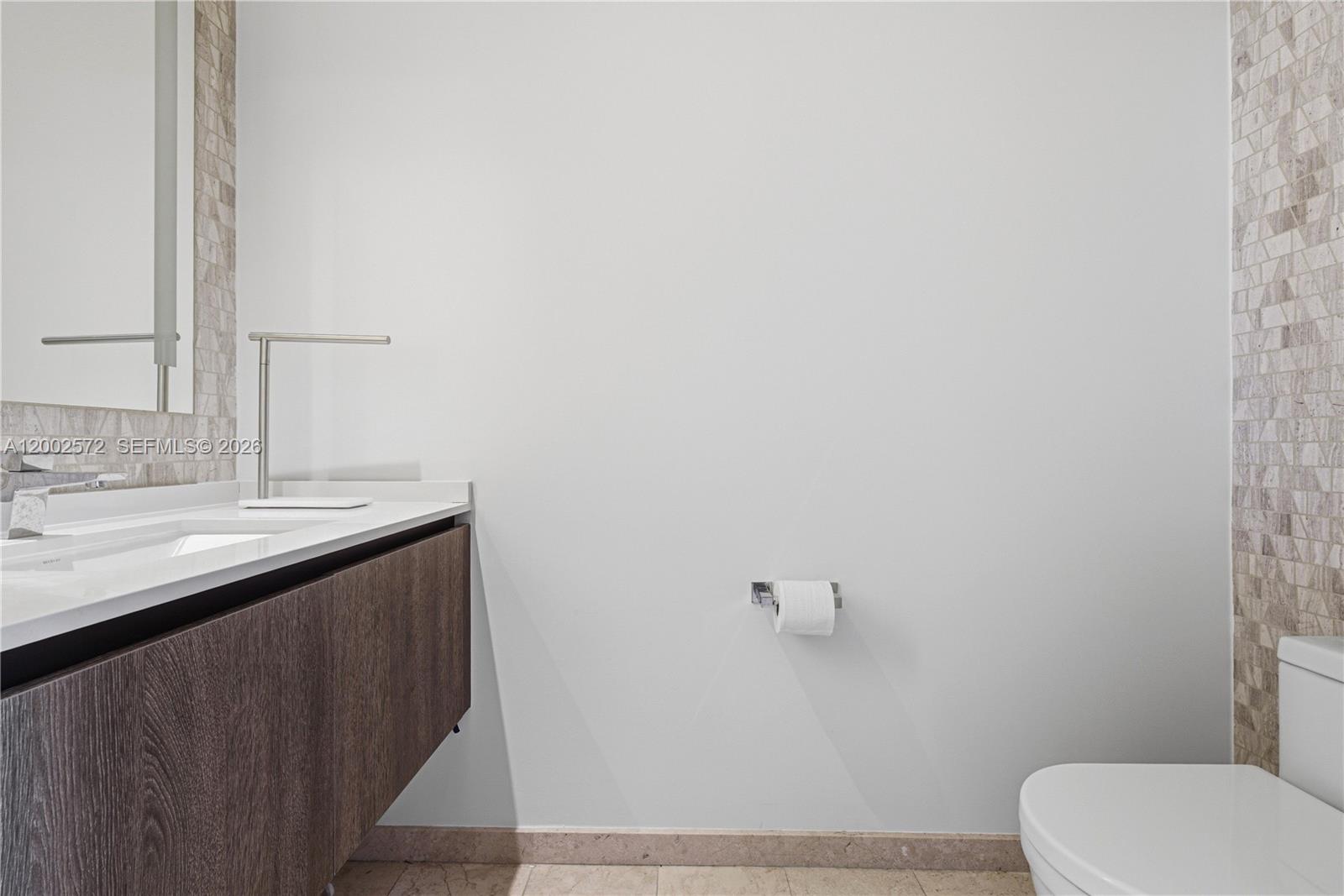 REACH CONDO - Residential