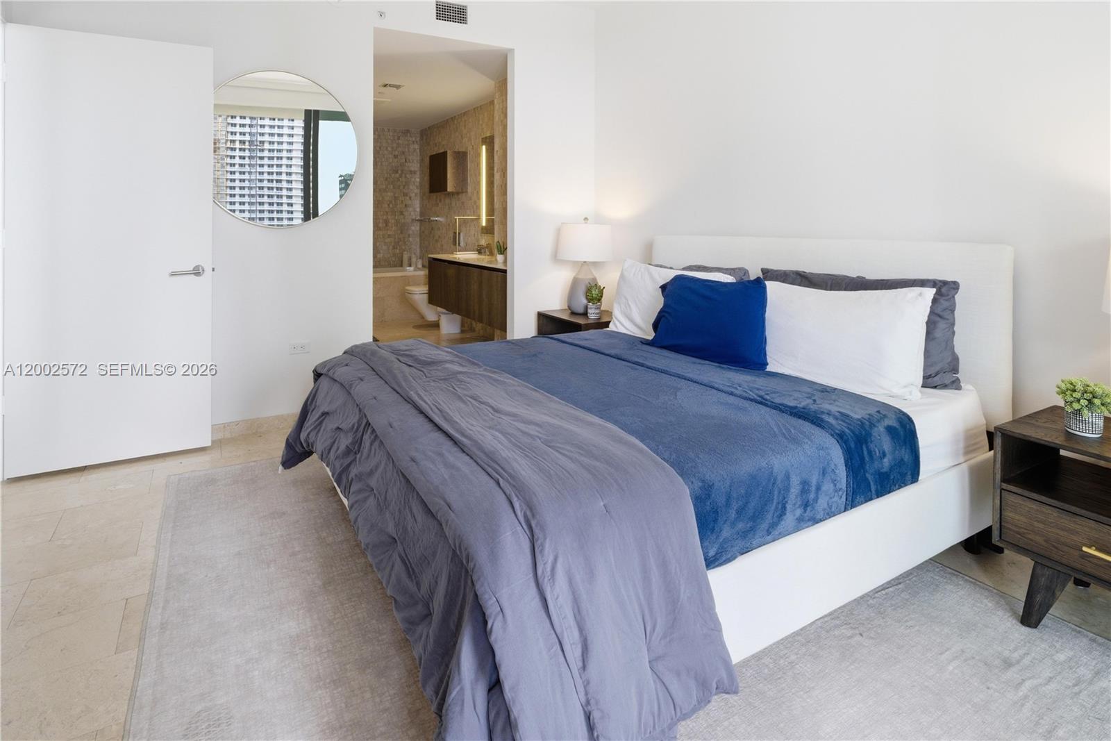 REACH CONDO - Residential