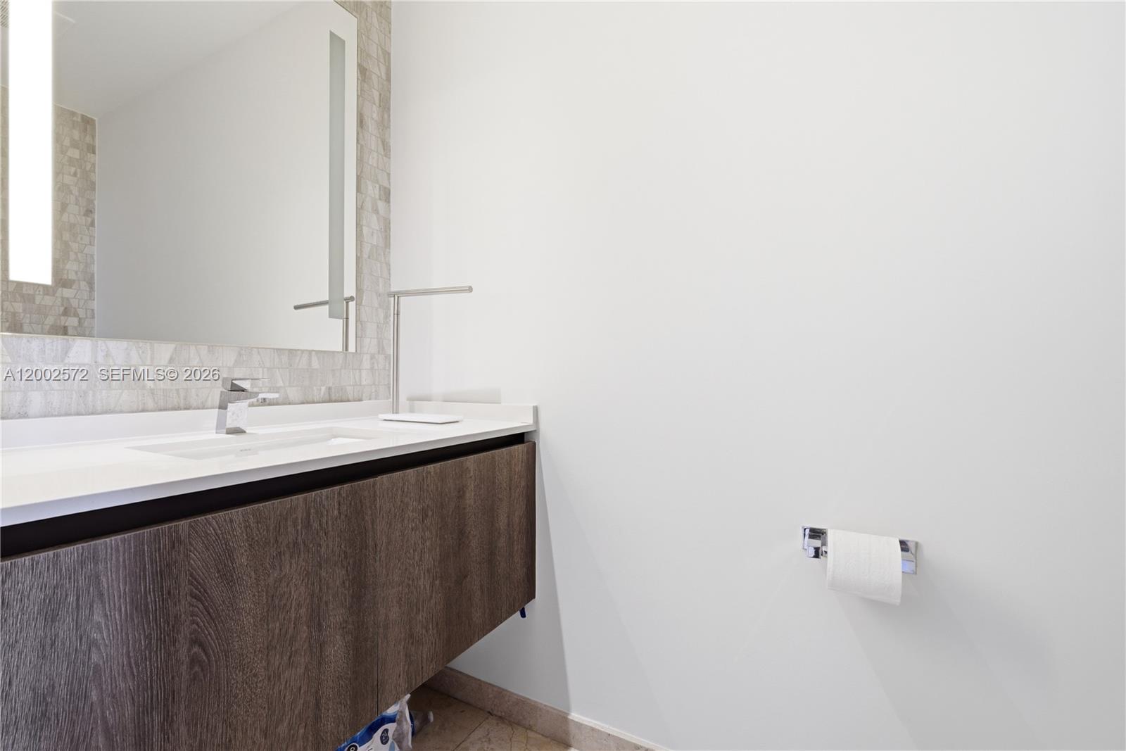 REACH CONDO - Residential