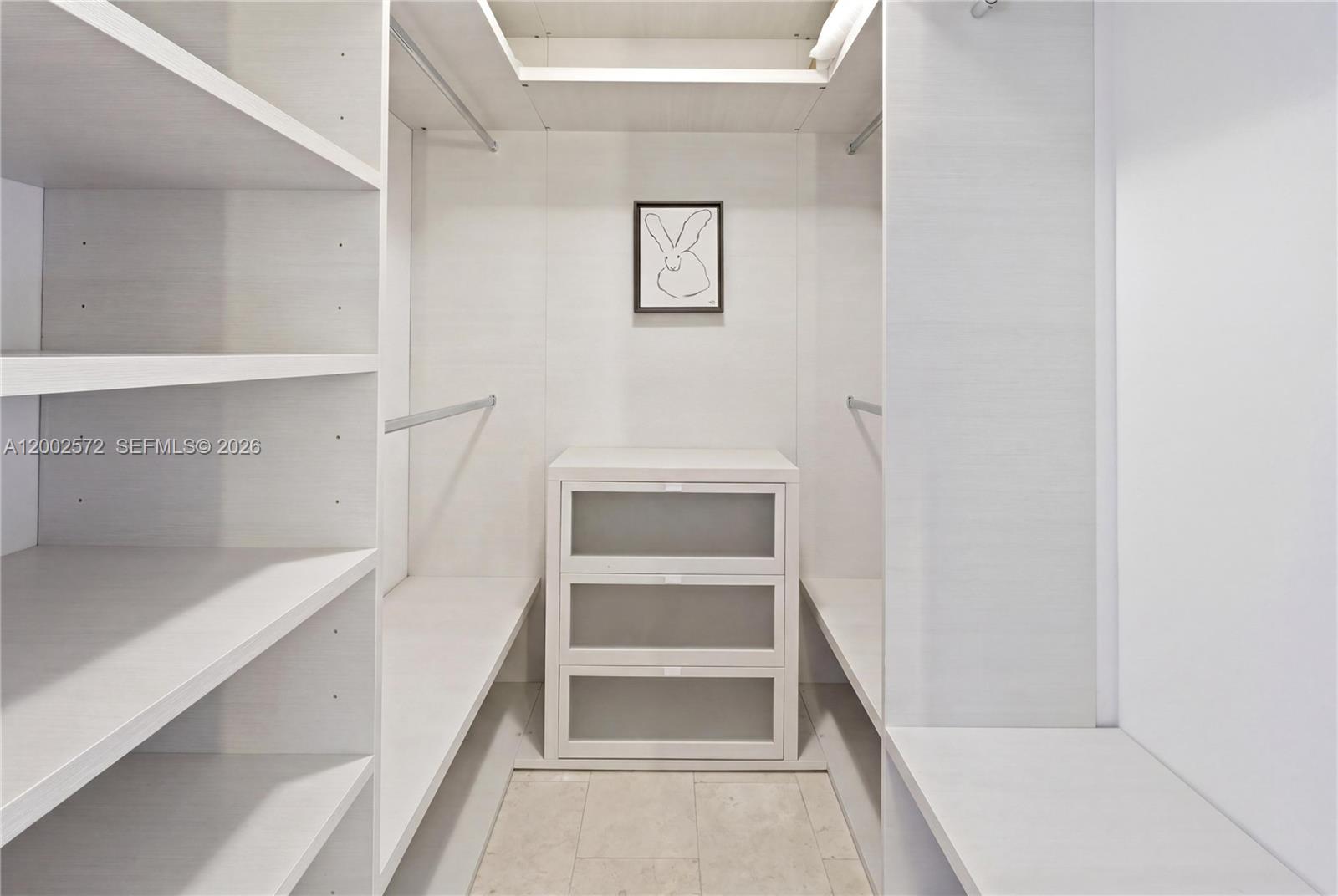 REACH CONDO - Residential