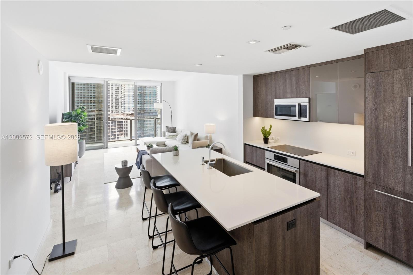 REACH CONDO - Residential