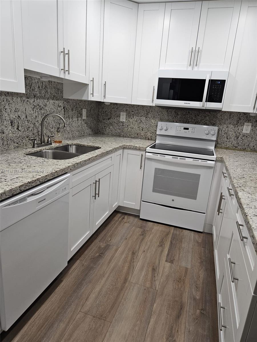 TARACOMA TOWNHOMES CONDO - Residential