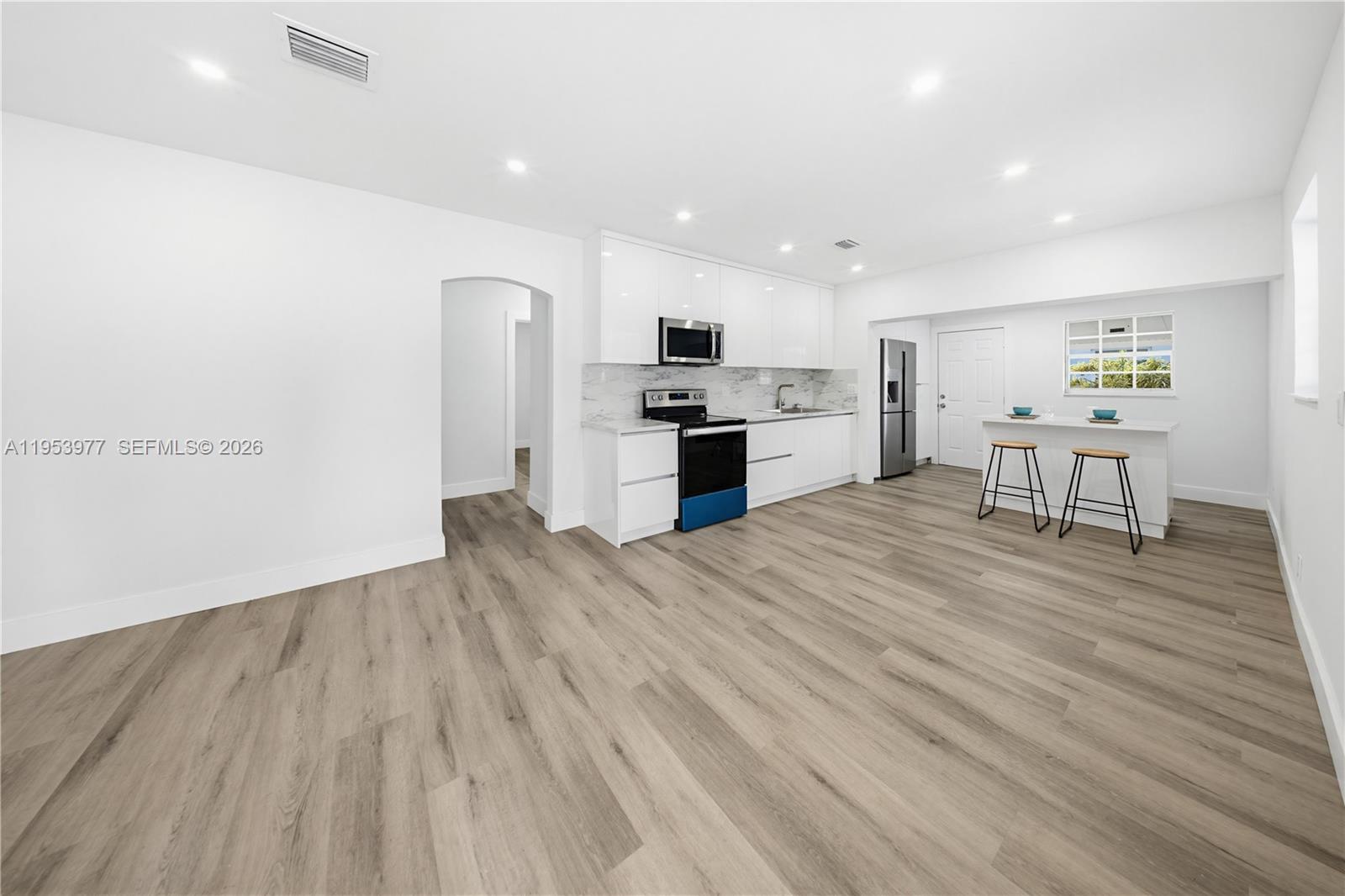 BLOOMFIELD HILLS - Residential