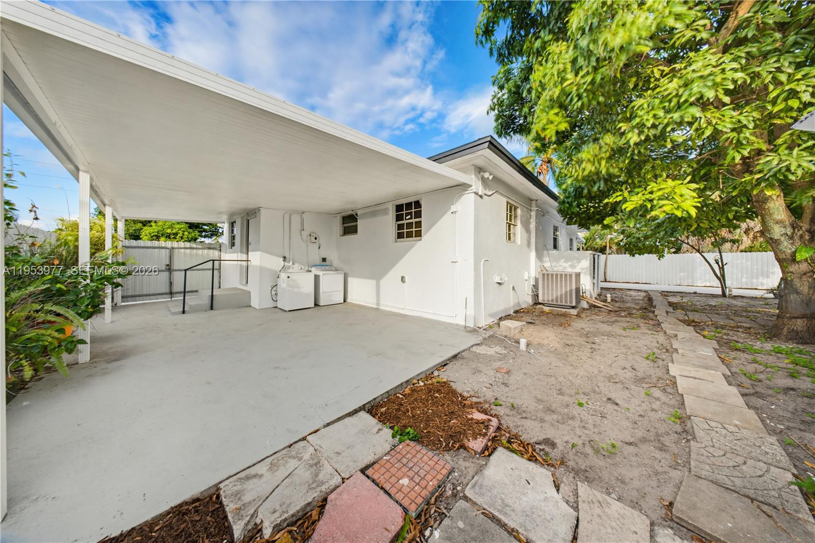 BLOOMFIELD HILLS - Residential