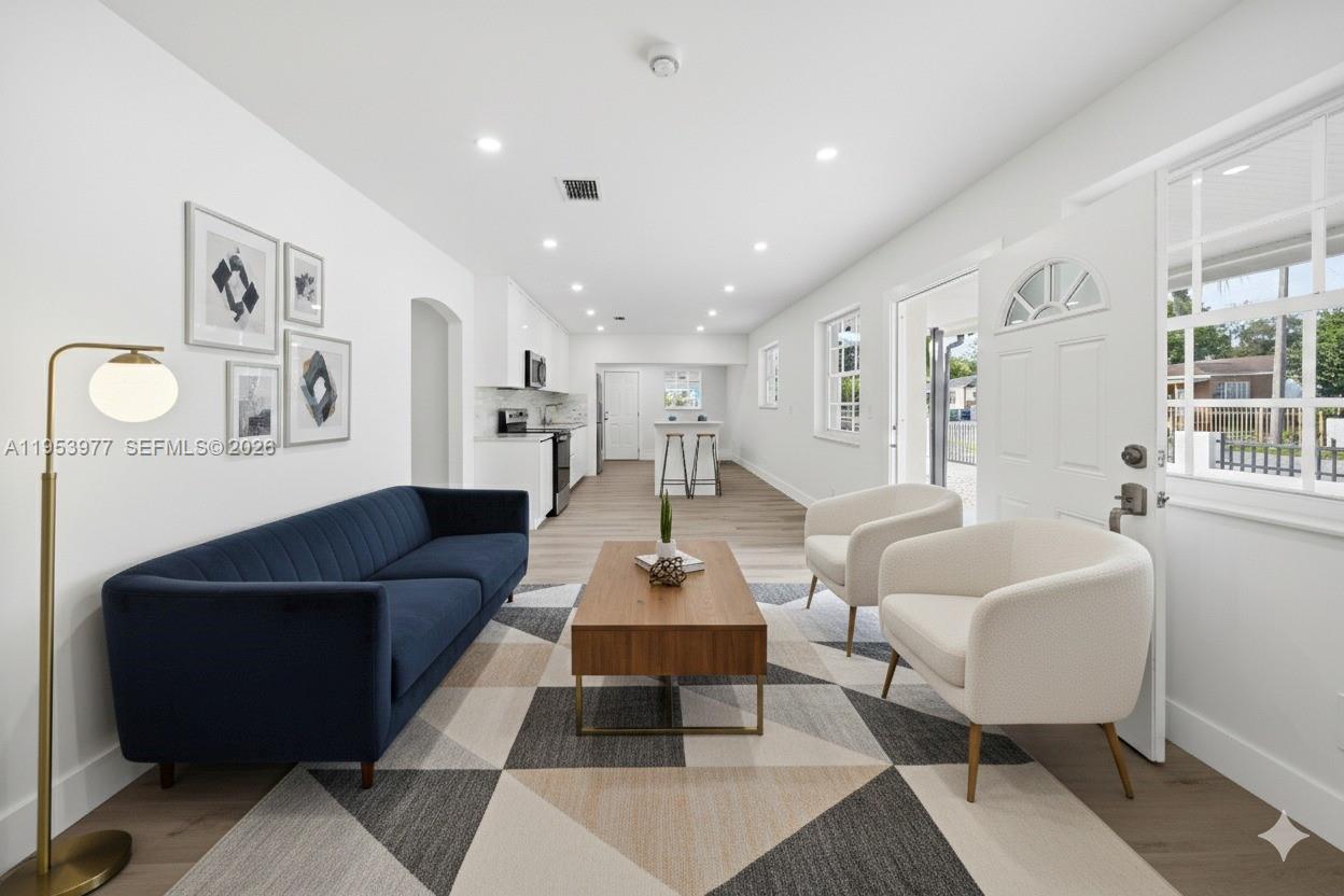 BLOOMFIELD HILLS - Residential