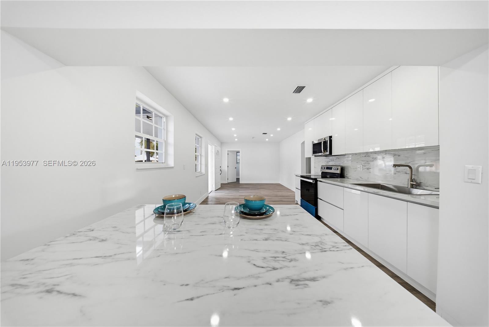 BLOOMFIELD HILLS - Residential