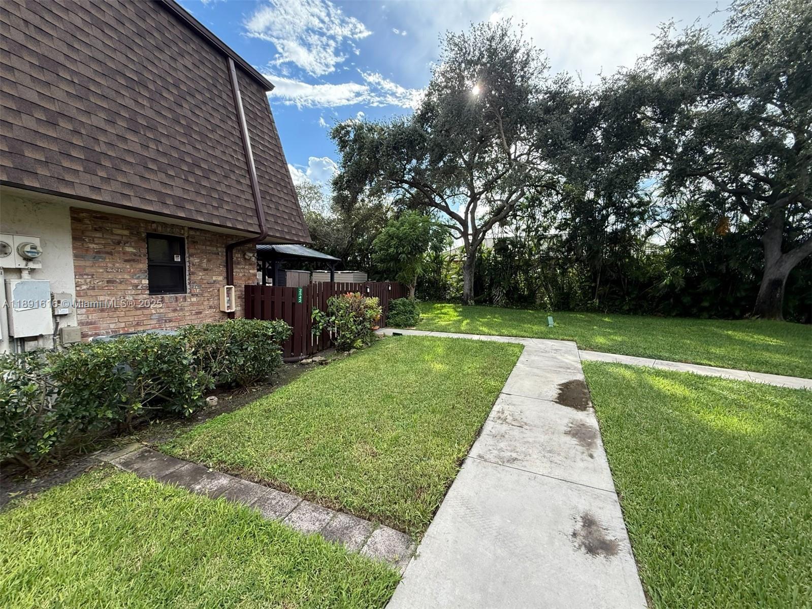 PARKSIDE - Residential