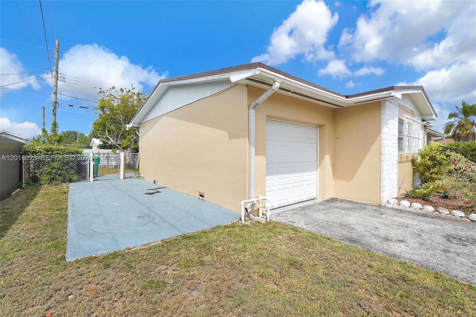 FAIRWAY HOUSE SEC 1 - Residential