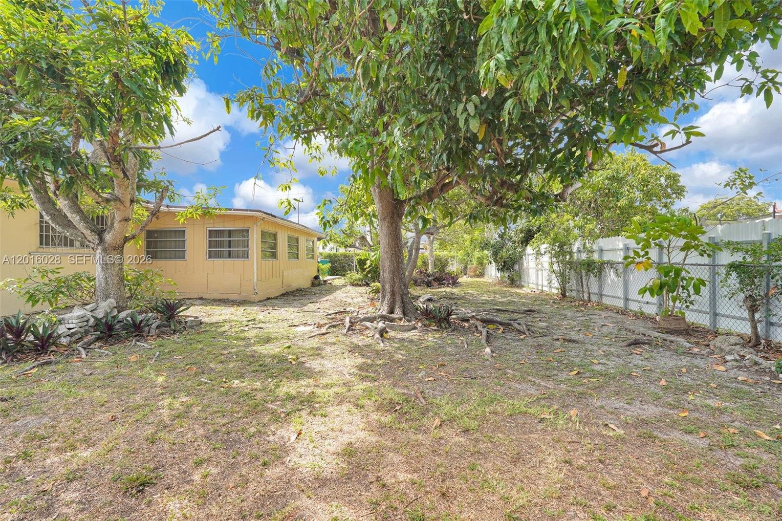 FAIRWAY HOUSE SEC 1 - Residential